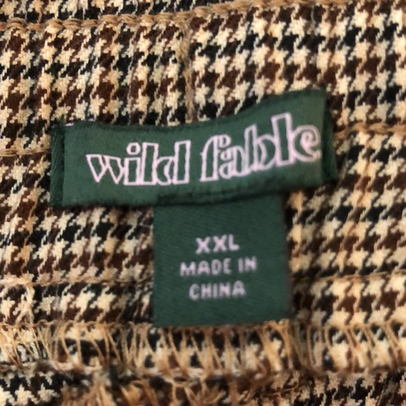 NWT Wild Fable brown/black houndstooth joggers with racing stripes on each leg. - Picture 6 of 9